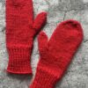 czerwone wełniane rękawiczki z jednym palcem z domieszką alpaki