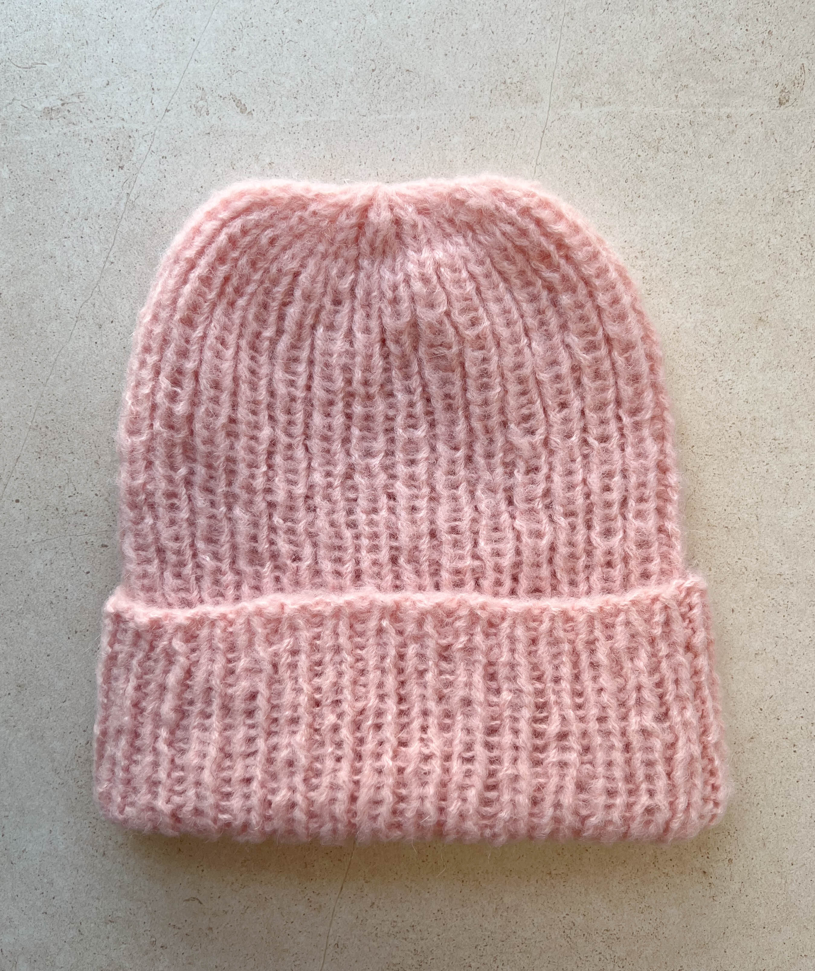 Przejściowa czapka Dimma z alpaki różowa